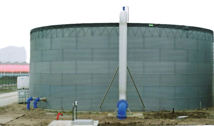 У Нідерландах теплиці та дата-центр зберігають воду у сховищі