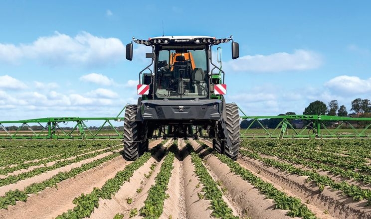 AMAZONE представила самохідний обприскувач Pantera 7004