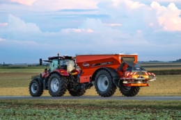 Titan Machinery розпочав обмін вживаних розкидачів добрив на KUHN AXENT 90.1