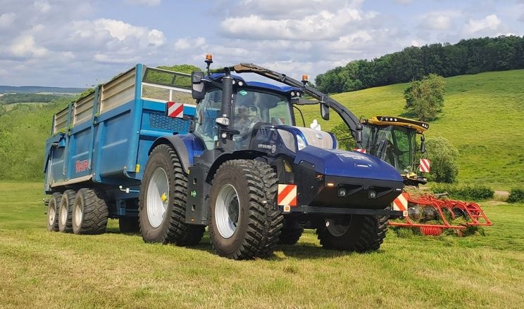 New Holland запускає серійне виробництво метанового трактора T7.270