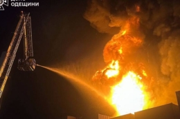 Внаслідок атаки «шахедів» в порту Одеса зайнялись контейнери з рослинною олією