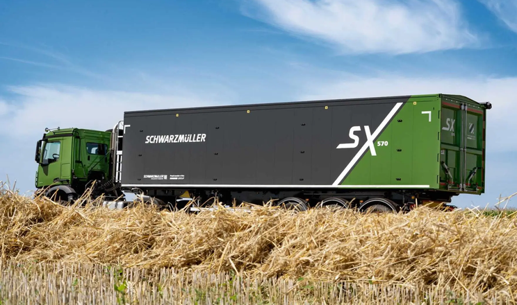 Krone показала новий причіп Schwarzmüller SX для аграрних вантажівок