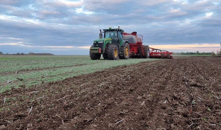 Одне з господарств Tekom Agro Group на Одещині завершує сівбу озимого ячменю: вологи достатньо