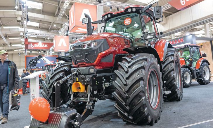 Başak представив свій найпотужніший трактор 5165 Red Power