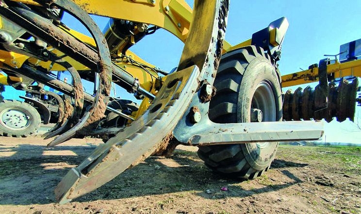 Фермер назвав BEDNAR ACTROS RO ідеальним культиватором для ріпаку в умовах нестачі вологи