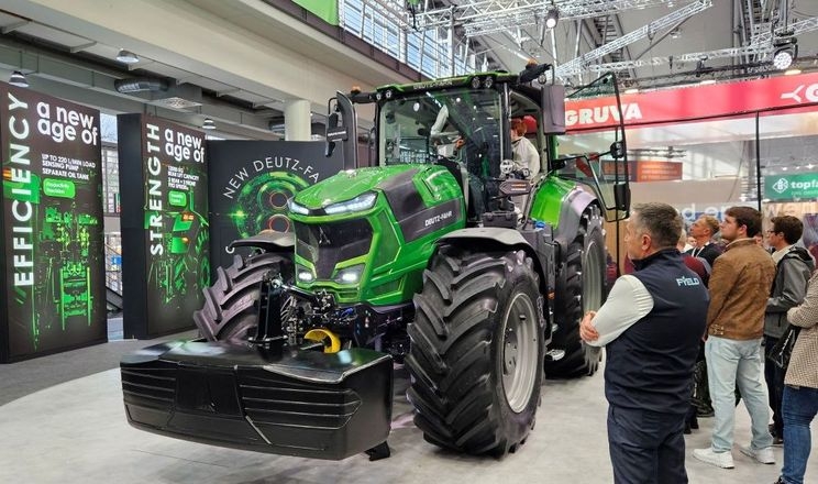 Deutz-Fahr показав нову, 8-му серію тракторів із двигуном FPT
