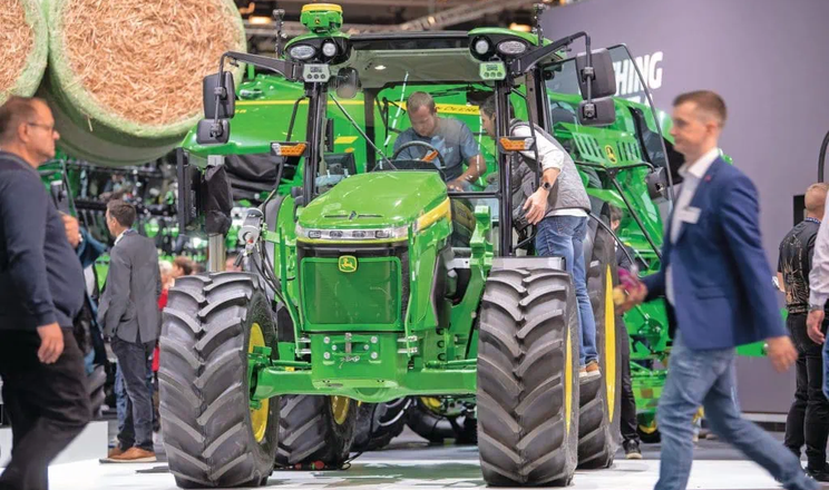 Електричний трактор John Deere готують до тестів у Європі