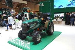 Lovol показав електричний трактор потужністю 27 кВт·год.