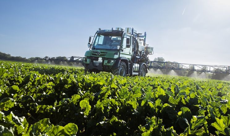 Mercedes-Benz покаже всюдихід і трошки трактор Unimog