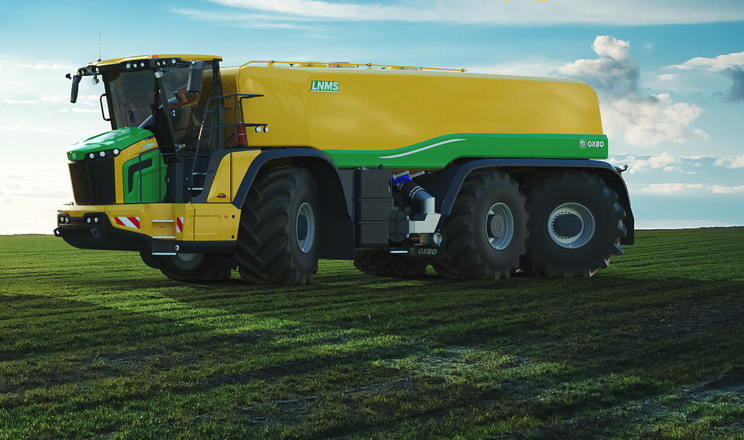 Oxbo представить шестиколісний аплікатор AT5106 із цистерною 32 м³