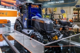 TAFE представила гібридний трактор EVX75 на Agritechnica 2025