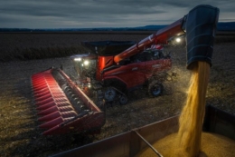 Case IH випустив 16-рядну жатку для кукурудзи, найбільшу в Європі