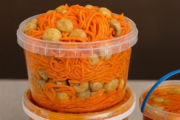 Переселенці створили на Закарпатті бізнес з крафтової консервації