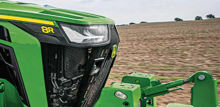 John Deere готує 500-сильний трактор 8R