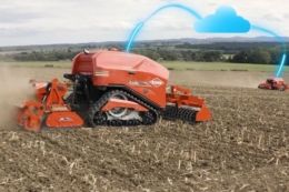 Kuhn показав автономний трактор KARL із розумним знаряддям