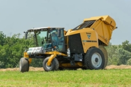 Vermeer випустив самохідний прес-підбирач, що розвертається на місці