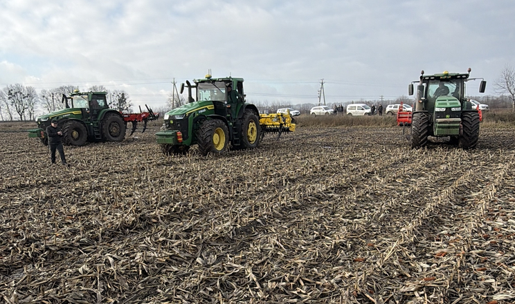 Група «Агрейн» протестувала глибокорозпушувачі на Черкащині