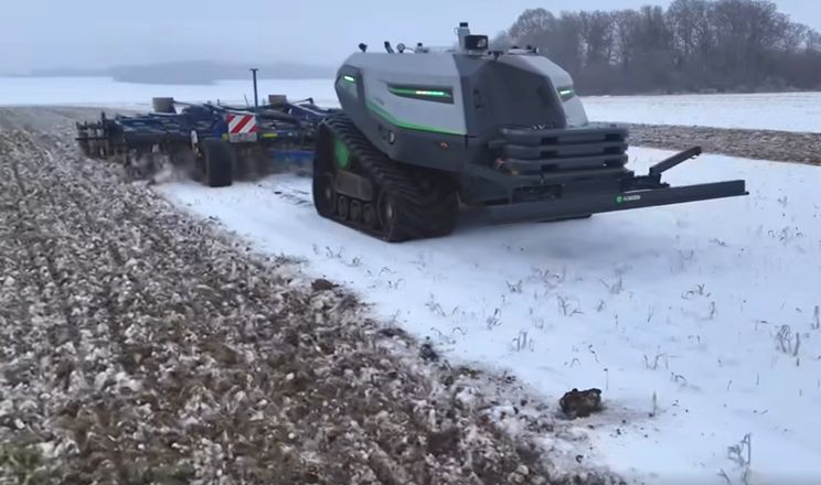 Автономний AgBot T2 7-SERIES показав продуктивність на рівні із John Deere 7R 270