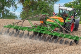 Amazone оновила серію сівалок Condor 02