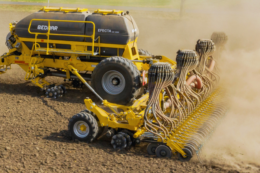 Сівалка BEDNAR EFECTA CE 12000 засіває до 20 га за годину