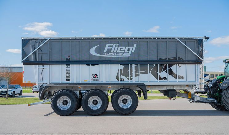 Fliegl представив інтелектуальну підйомну вісь для причепів