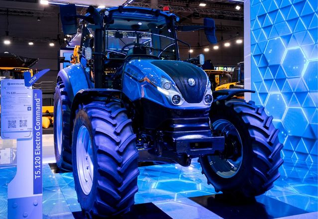New Holland переніс трансмісію Electro Command на легку серію тракторів T5