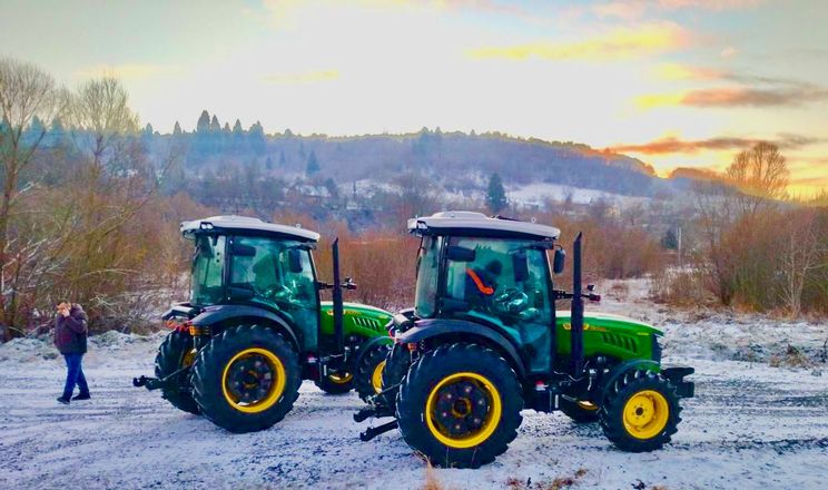 Громади Львівщини отримали спецтехніку для боротьби з борщівником