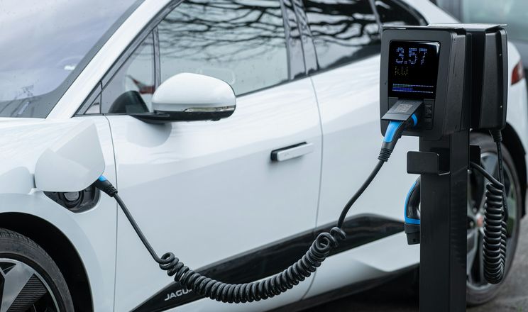 Вартість зарядки електромобіля сягнула 32 грн за кВт⋅год