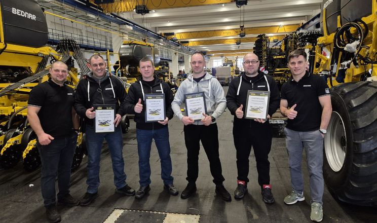 Інженери «НФМ АГРО» пройшли навчання на заводі BEDNAR у Чехії