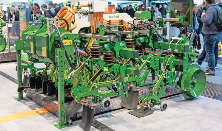 Garford представив машину для знищення бур’янів струмом