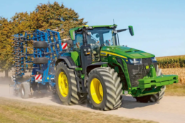 John Deere представив найпотужніший у світі стандартний трактор серії 8R
