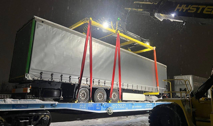 «Укрзалізниця» уперше відправила контрейлерний поїзд до Угорщини