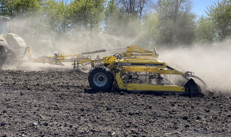 Фермер з Полтавщини розповів про переваги компактора Bednar Swifter