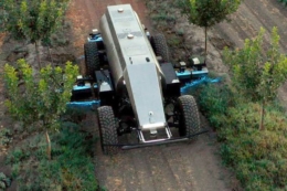 GUSS презентував свій перший електричний автономний обприскувач