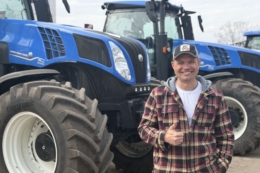 Агрохолдинг «ІМК» придбав 10 тракторів New Holland серії T8 Genesis