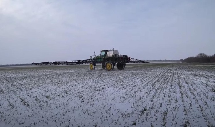 АФ «Ольгопіль» завершила підживлення озимих по мерзлоталому ґрунту