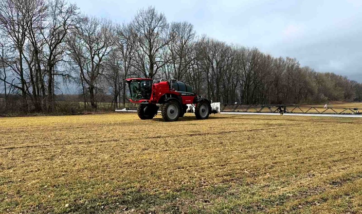 Весняні польові роботи в МХП-Урожайна країна стартували з підживлення озимих