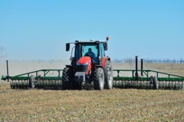 Стрімке потепління на Півдні призводить до висихання верхнього шару ґрунту