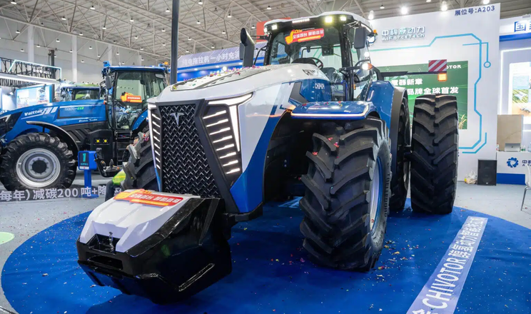У Китаї представили надпотужний трактор, що працює на спирті