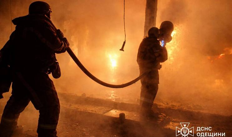 Внаслідок масованої атаки рф пошкоджено портову та промислову інфраструктуру Одещини