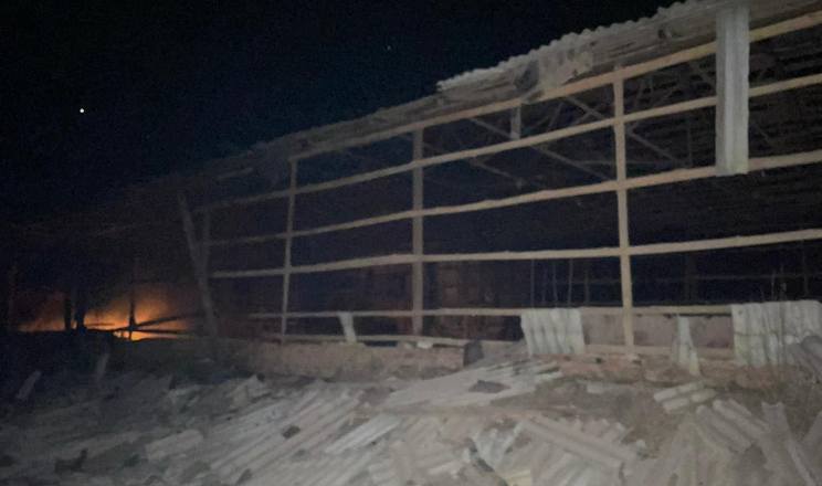 На Чернігівщині внаслідок атаки БпЛА згоріло зерносховище площею 1 тис. кв. м