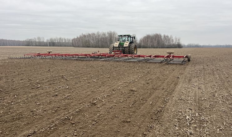 «Агрейн» впроваджує широкозахватне боронування для підготовки ґрунту