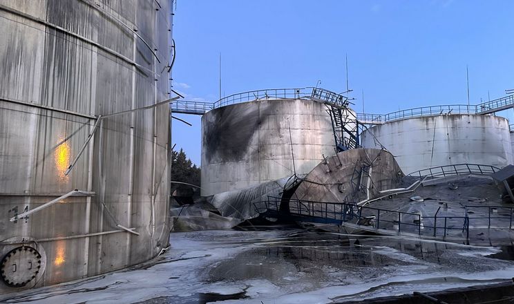 В акваторії порту Чорноморськ після ворожої атаки зафіксовано розлив соняшникової олії