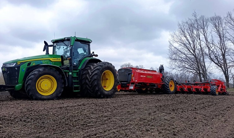 Весняна посівна стартувала в «ТАС Агро»: площі під соєю скоротять на 67%