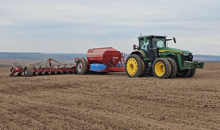 Посівна стартувала в «Енселко Агро»: вологи достатньо, погода сприятлива