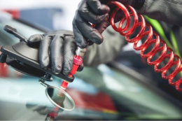 Würth представила в Україні рішення для ремонту скла агротехніки