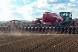 Посівна в «Укрпромінвест-Агро» розпочалася з сівби цукрових буряків