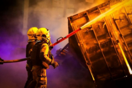 Атака ворожих БпЛА спричинила загоряння контейнерів із соняшниковою олією в порту Одещини