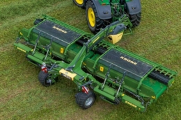 KRONE випустив свій перший стрічковий валкоутворювач з підбирачем Swativo