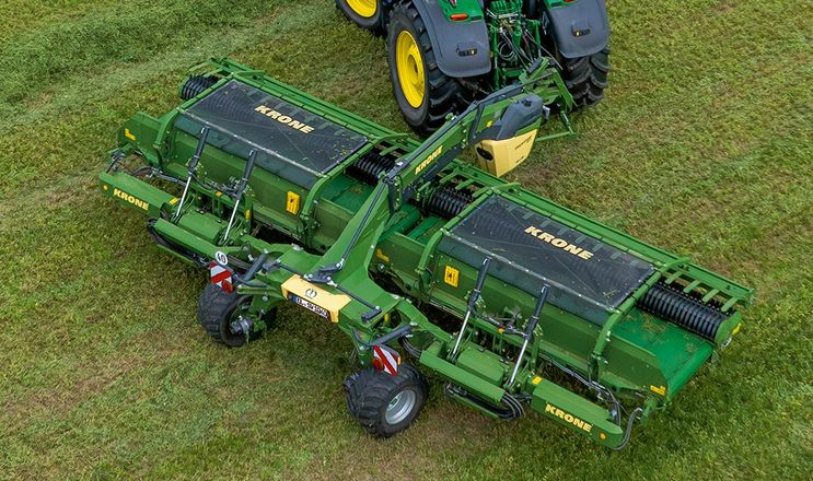 KRONE випустив свій перший стрічковий валкоутворювач з підбирачем Swativo